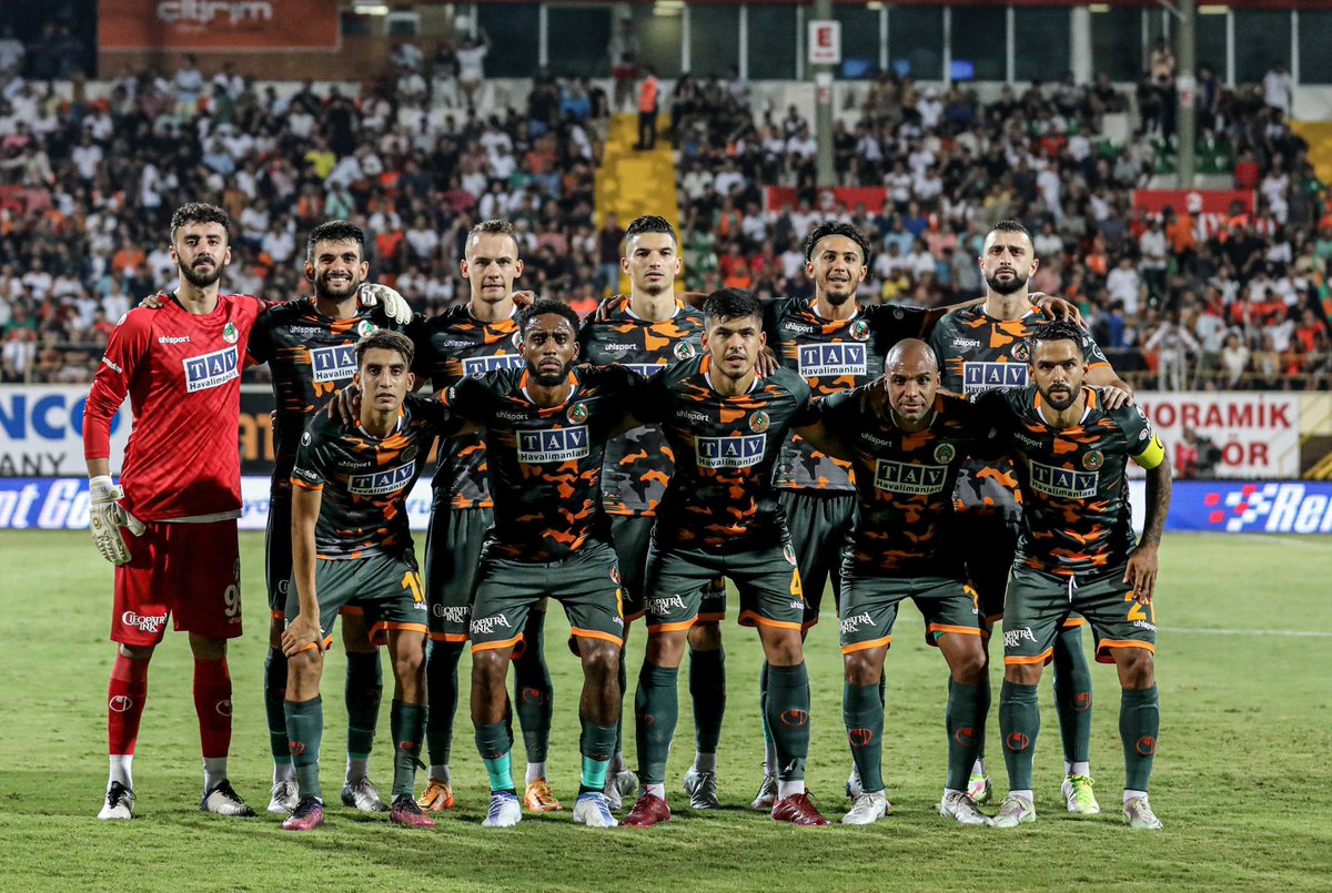 efkaninho23's tweet photo. 💪🏽❤️⚽️ @Alanyaspor https://t.co/04rhSvaHiu
