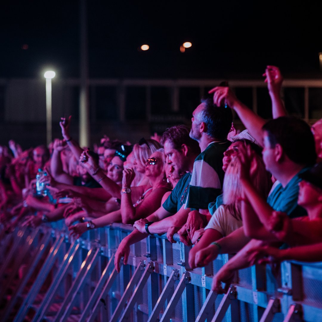 What a night!! 💥 Big love to all of you, Pete Tong, Jules Buckley and The Symphony Orchestra for their energetic Ibiza Classic’s show at Eirias Stadium Saturday night! 

Can we do it over again? 🕺🏼

📸Paul Blythin Visuals