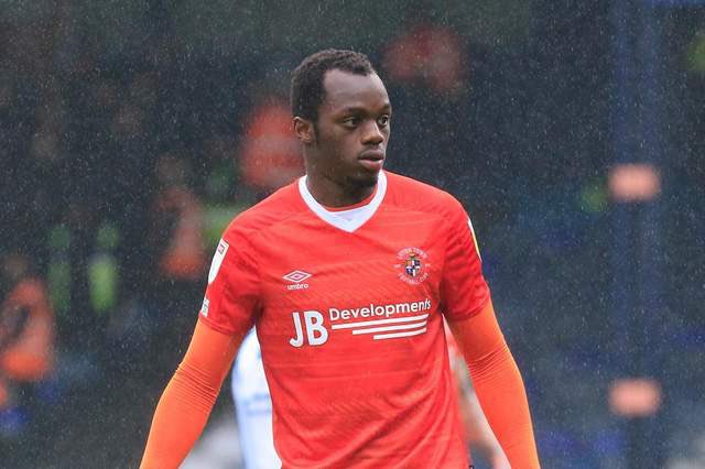 EFL__Centre's tweet photo. Luton’s Mendes Gomes has joined Fleetwood Town on loan till the end of season. 

He will partner back with up Morecambe’s Cole Stockton who is currently in talks with Fleetwood with the deal being pushed by the player - could be left on a sour note by the player in this one. https://t.co/zu2nJPhJ9o