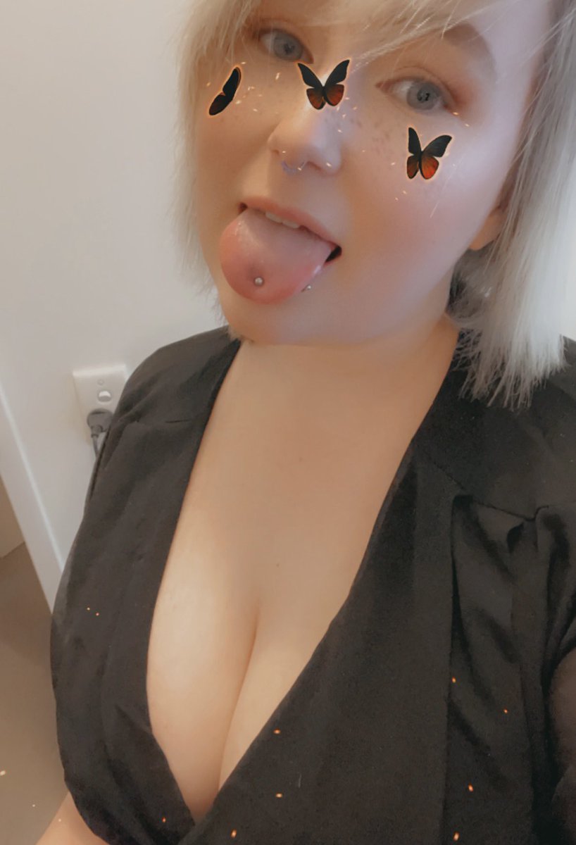 MamaPanda98's tweet photo. Follow my OF #onlyfans https://t.co/nkwOKUdjPm https://t.co/oZQespdgn7