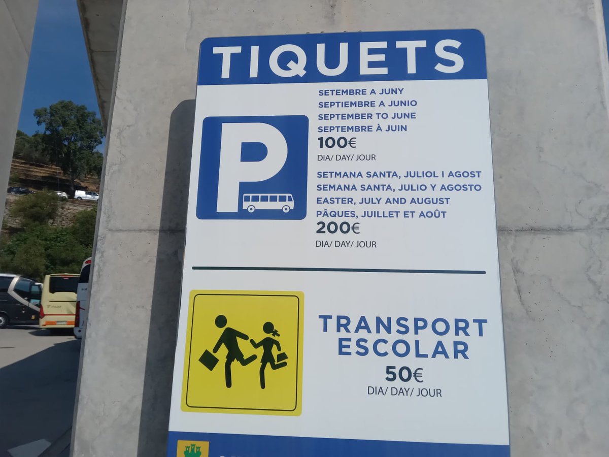 TRAVEL_ALMEDA's tweet photo. Llegar a cadaques y terner que pagar 200 euros por aparcar el bus
Después de casi 2 años si  trabajar por falta de turismo  por la pandemia le dices al cliente que aparte del importe del servicio hay 200 euros de parking flipa
80 en montserrat nos parecía excesivo. https://t.co/BDGX8v74PY