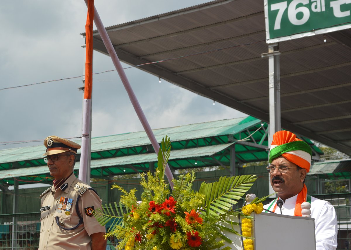 BCCLofficial's tweet photo. श्री समीरन दत्ता, अध्यक्ष-सह-प्रबंध-निदेशक, भारत कोकिंग कोल लिमिटेड द्वारा दिनांक 15.08.2022 को 76वें स्वतंत्रता दिवस समारोह  के अवसर पर बीसीसीएल मुख्यालय कोयला भवन में तथा सिजुआ स्टेडियम में आयोजित केंद्रीय समारोह में राष्ट्रीय ध्वज फहराया गया।  #Azadikaamrutmahotsav #IndiaAt75 https://t.co/Qtt6ZZKN6o