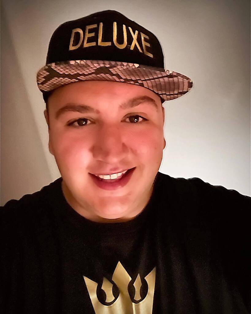 Feliz con la vida, feliz con todo lo que me da, feliz con los míos y en general FELIZ 🙂 instagr.am/p/ChRmUtND6KL/