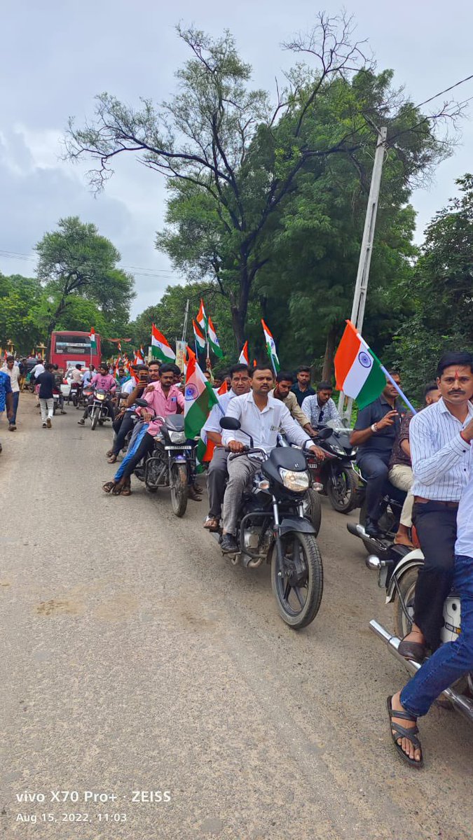 RajendrazalaBJP's tweet photo. #independenceday2022
#AzadiKaAmritMahotsav
*આજ રોજ 76 માં સ્વતંત્ર પર્વ નિમિત્તે મારા વતન છીપડી ખાતે ગ્રામ પંચાયત દ્વારા ભવ્ય તિરંગા યાત્રા યોજાઈ…
* મેરા ભારત મહાન*🇮🇳
#devusinh
#bjym4india
#rajendrasinhzala
#BJYMGUJARAT
#CRPatil https://t.co/keubN2qNq7