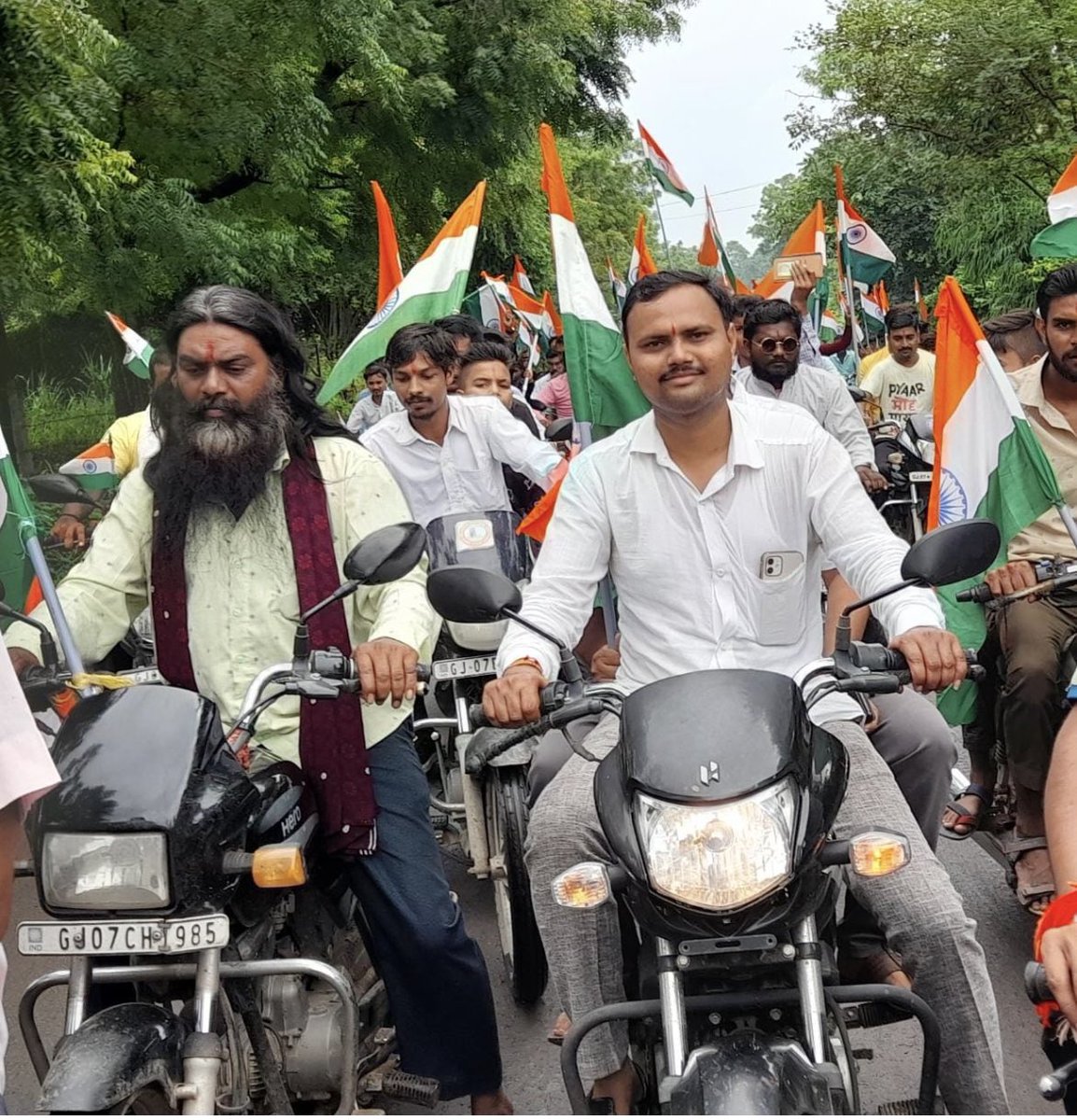 RajendrazalaBJP's tweet photo. #independenceday2022
#AzadiKaAmritMahotsav
*આજ રોજ 76 માં સ્વતંત્ર પર્વ નિમિત્તે મારા વતન છીપડી ખાતે ગ્રામ પંચાયત દ્વારા ભવ્ય તિરંગા યાત્રા યોજાઈ…
* મેરા ભારત મહાન*🇮🇳
#devusinh
#bjym4india
#rajendrasinhzala
#BJYMGUJARAT
#CRPatil https://t.co/keubN2qNq7