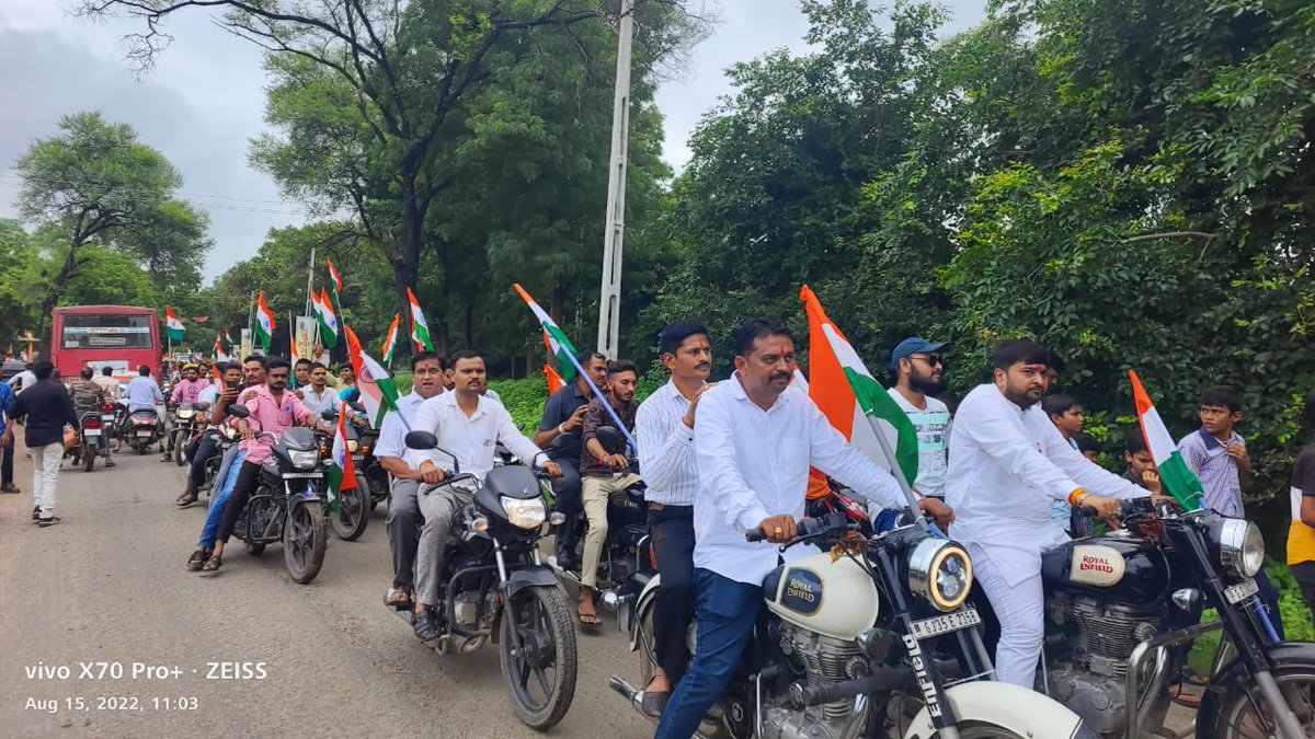 RajendrazalaBJP's tweet photo. #independenceday2022
#AzadiKaAmritMahotsav
*આજ રોજ 76 માં સ્વતંત્ર પર્વ નિમિત્તે મારા વતન છીપડી ખાતે ગ્રામ પંચાયત દ્વારા ભવ્ય તિરંગા યાત્રા યોજાઈ…
* મેરા ભારત મહાન*🇮🇳
#devusinh
#bjym4india
#rajendrasinhzala
#BJYMGUJARAT
#CRPatil https://t.co/keubN2qNq7