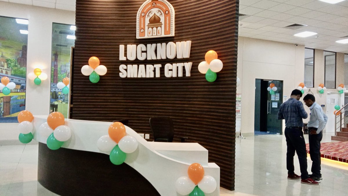 LkoSmartCity's tweet photo. ICCC serving as a bridge to connect various Govt. departments along with citizens for better operability of the city dynamics.
We have integrated with 35+ services like Environmental sensors, Grievance Redressal, SWM etc.. in Lucknow Smart City. #AzadiKaAmritMahotsav #100ICCC https://t.co/EbdS66Eqlw