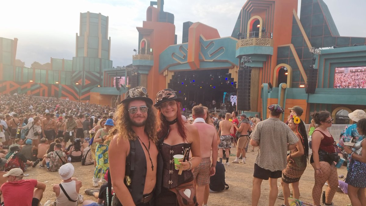 adrenaljunkiez's tweet photo. On route back home after an epic weekend at @BoomtownFair - can't wait to finally feel clean and be able to drink cold drinks 😄 #festivalblues #getushome #boomtown https://t.co/RaiI8sJBG4