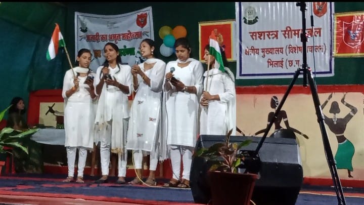 NSSUSSSSMVCG's tweet photo. "हम लाये हैं तूफ़ान से कश्ती निकल के 
इस देश को रखना मेरे बच्चों संभाल के" #14अगस्त #विभाजनविभीषिकास्मृतिदिवस #AzadiKaAmritMahotsov @PMOIndia @SPNSSUPO @NSSUSSSSMVCG @_NSSIndia @YASMinistry @DoYA @Nyksindia @NssrdD @NSSRDBhopal @NSSChennai @NssrdB @askabir_ @_NSSAwards https://t.co/BjekbuGi9p