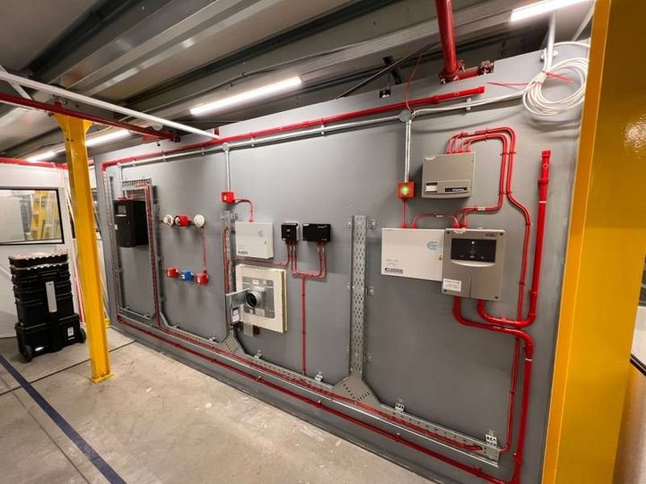 VulcanFire1's tweet photo. Nice training wall installed for a customer including fire dampers, air sampling system, multiple shutdowns. We carried out everything from building the wall to staff training.
#trainingwall
#gentfiresystem
#Firedamper https://t.co/fPuGKdEb02