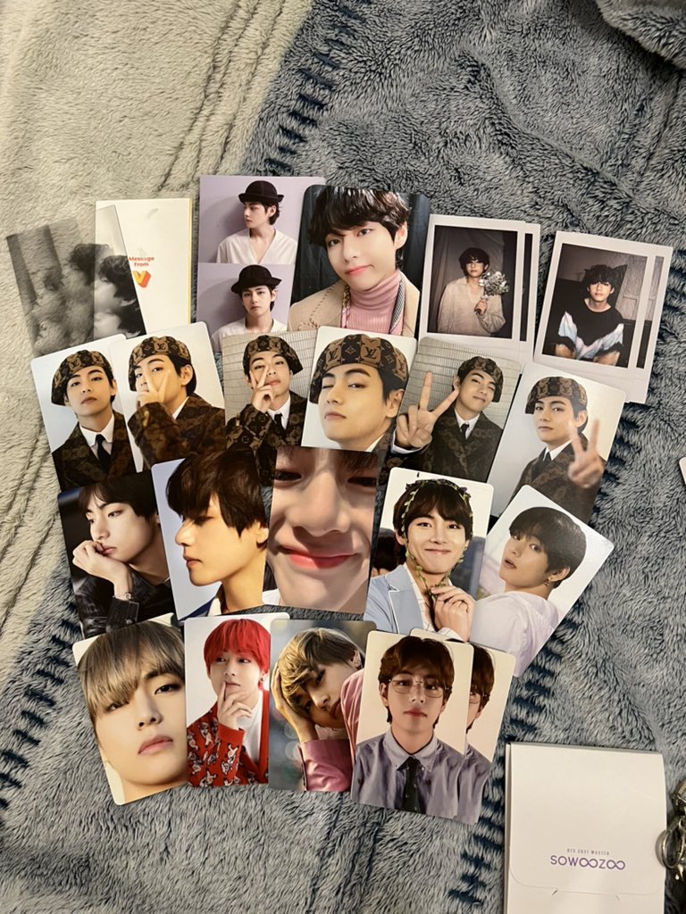 yoonziknows_'s tweet photo. ✨WTS LFB PH BTS - Decluttering Sale✨

💜V PC (Tingi)💜

— min of 4 or more PC (can cross buy with other members) 

💵
DICON Vol. 11 - 10php
Merch Box 3 - 250php
Deco Kit - 70php
MOTS SE LS PC - 80php 
Other PCs - 50php 

+ 10 PF 

🏷️ photocard tae taehyung onhand manila https://t.co/qu30htGOId