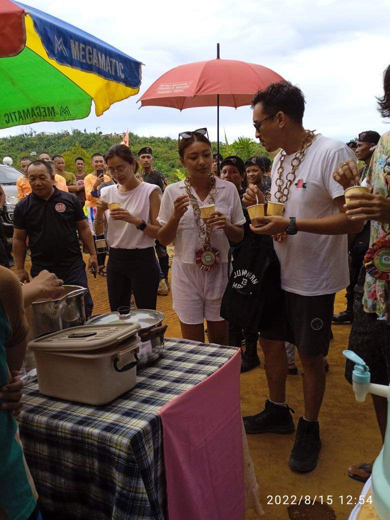 nadine__lustre's tweet photo. Nadine Lustre with her boyfriend Christophe Bariou 😍❤️ in Kapihan.

#hinabangay2022
#HarogFestival
#ClosingProgram 
#GuestCelebrity

📸: Jenny Jenno Ben https://t.co/VQ462mhl0l