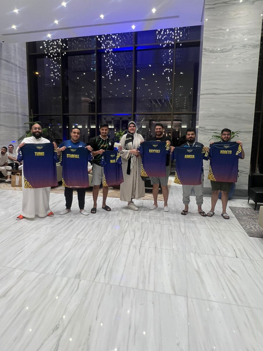 hend_elhefnawi's tweet image. معلقينا الاعزاء 🥰💙💛 #PMWI #PMWI2022