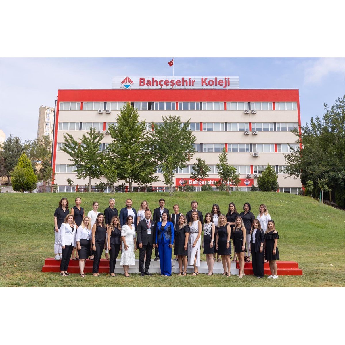 BlkBahcesehir's tweet photo. Balıkesir Bahçeşehir Koleji 2022-2023 Eğitim-Öğretim yılı tecrübeli, güçlü ve lider kadromuz.💙❤️

@EnverYucel @dagozlem @ozgeeasln @ozgeeasln @Savas_BOYAR @BuketAdiguler https://t.co/1RN95pwCGV