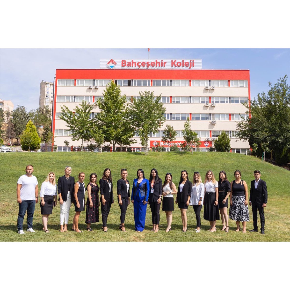 BlkBahcesehir's tweet photo. Balıkesir Bahçeşehir Koleji 2022-2023 Eğitim-Öğretim yılı tecrübeli, güçlü ve lider kadromuz.💙❤️

@EnverYucel @dagozlem @ozgeeasln @ozgeeasln @Savas_BOYAR @BuketAdiguler https://t.co/1RN95pwCGV