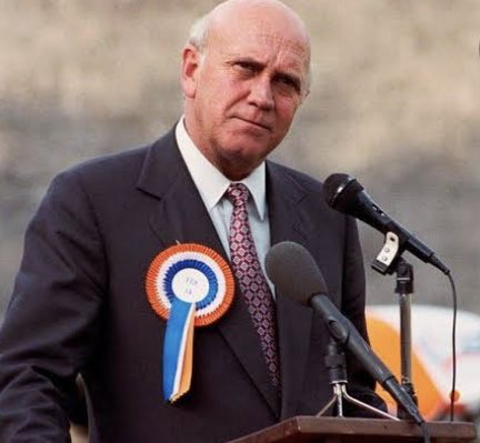 kimheller3's tweet photo. South Africans are a strange bunch - they are happy for former President Jacob Zuma to be jailed but let apartheid Presidents like FW de Klerk roam free rather than demanding that these Presidents responsible for crimes against humanity should be jailed 

Cry the broken nation 🙏🏽 https://t.co/Y9O6NJ7Ahj