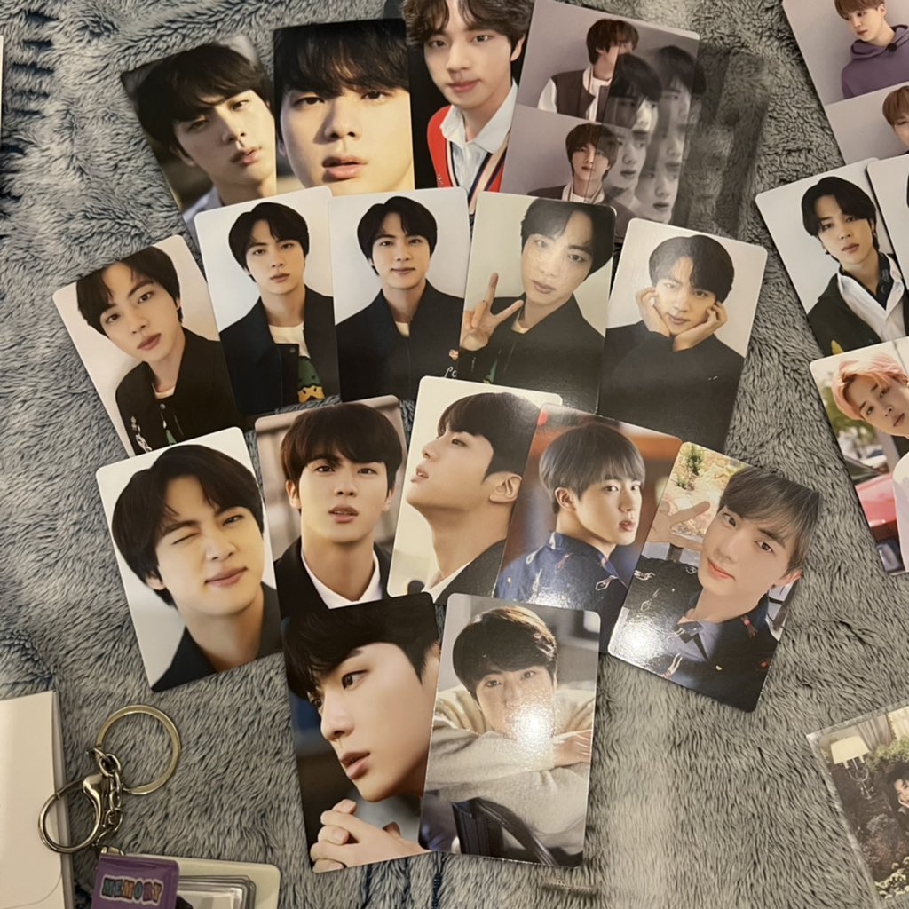 yoonziknows_'s tweet photo. ✨WTS LFB PH BTS - Decluttering Sale✨

💜JIN PC (Tingi)💜

— min of 4 or more PC (can cross buy with other members) 

💵
DICON Vol. 11 - 10php
Merch Box 3 - 250php
MOTS SE LS PC - 80php 
Other PCs - 50php 

+ 10 PF 

🏷️ photocard kim seokjin jinniw manila bangtan onhand https://t.co/f54C784gHu