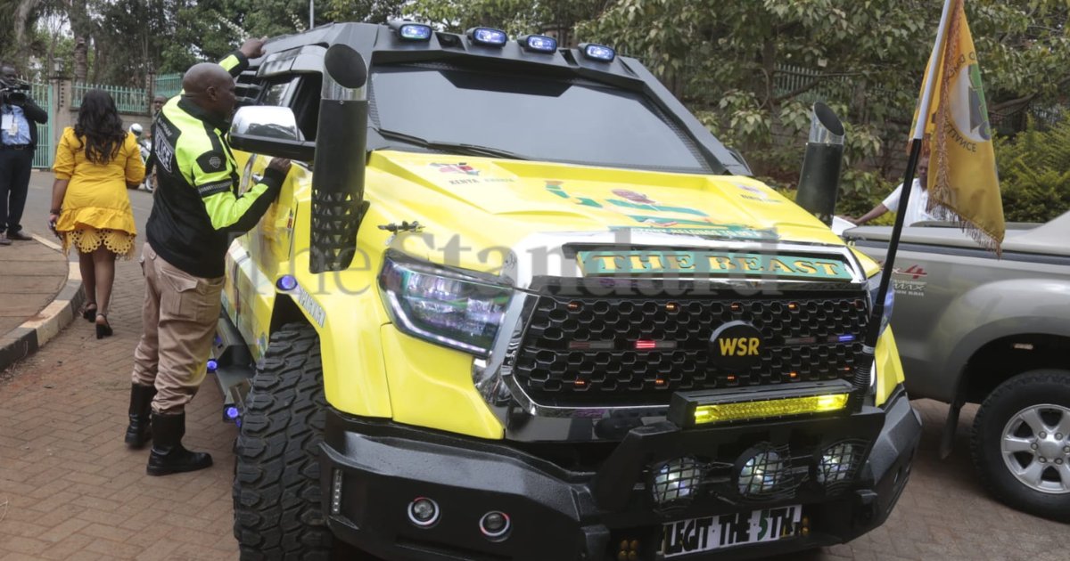 StandardKenya's tweet photo. The beast parked outside the Deputy President William Ruto's residential gate in Karen, Nairobi as the result of the president-elect is underway. 

Photos by Boniface Okendo
#KenyaDecides2022
#KenyaElections2022 https://t.co/gH9Ri6m1FS