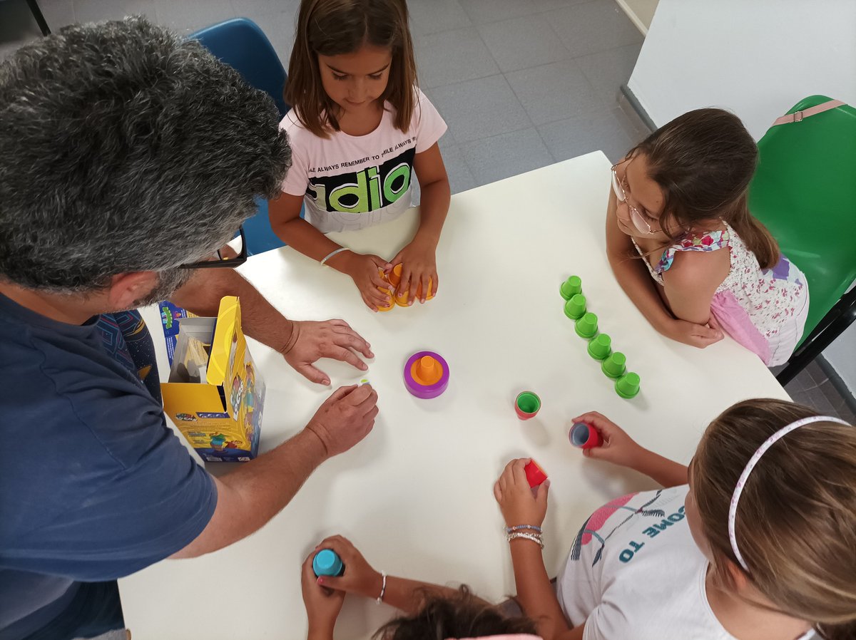 Algunas fotos del taller infantil de verano que realizamos en la @BiblioTenerife. Puedes ver más en facebook.com/media/set/?van…