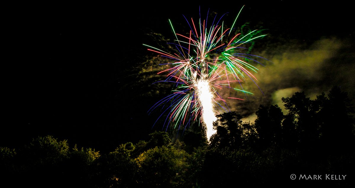thewateredge's tweet photo. A few photos from last nights Fireworks display in Ballinamore for the finale of the @ballinamorefest - despite the inclement weather there was a huge turnout for the final night of festivities

#ballinamore
#fireworks
#leitrim
#enjoyleitrim
#festival 
#ireland 
#visitballinamore https://t.co/aLz0IzUm0n