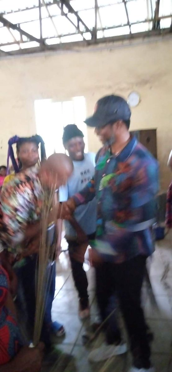 nwala_bigman's tweet photo. Yesterday, my Boss, KK Ubani, The APC candidate of Rivers State House of Assembly Omuma constituency received Joel Uchechukwu of Ofeh with his team and Nweke Chidi of Ohim from PDP to APC during ward 'thank you visit' cum sensitisation in wards; 3, 4, 5 and 6 in Omuma LGA R/State https://t.co/L6NlhKUVYq