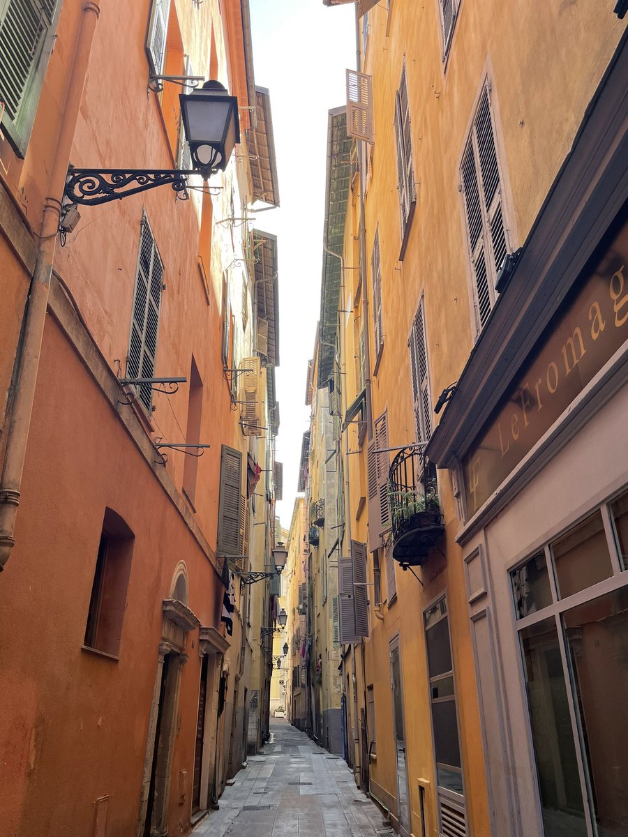 #backtowork c’est pour demain ! Les vacances sont finies mais on n’a pas à se plaindre quand on habite ici ❤️#iloveNice #frenchriviera