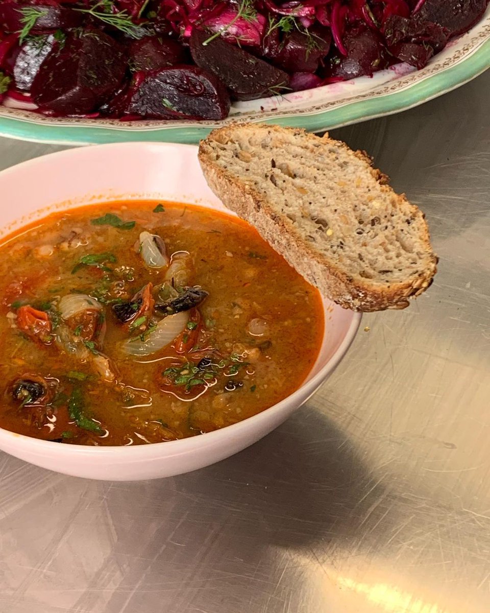 KinningParkComp's tweet photo. A wee reminder that from TOMORROW our Tuesday #CommunityMeals will run 12 - 2:30pm, with food served from 12:30 to better suit our community members and visitors. 🌟 Join us for a tasty lunch and treats. Hope to see you👋
#KinningParkComplex #SouthGlasgow #KinningPark #Glasgow https://t.co/4qhYzVJ6AC