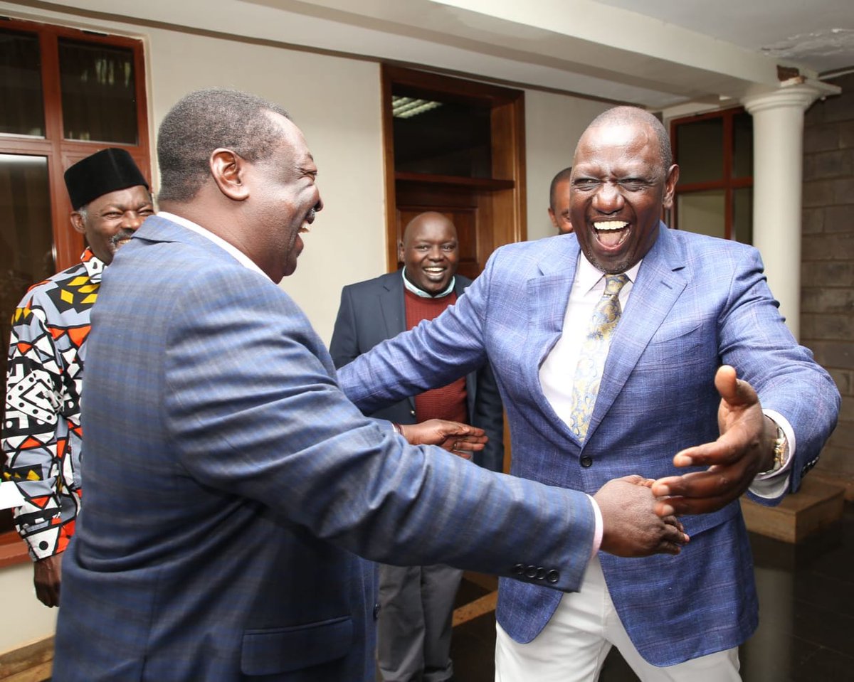 Robaa82's tweet photo. Like when u see the president's representative at #DpRuto #Karen residence https://t.co/Is4nKa9LoX