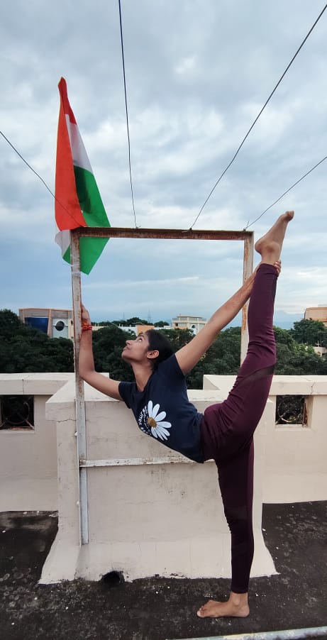 Harshitayoga's tweet photo. To all the brave hearts out there... I salute to your hard work and love for this country 🤗😇
Happy Independence Day 🇮🇳♥️

#IndependenceDay #IndependenceDay2022 #AazadiKaAmritMahotsav #yogagirl #yogaart #yogalover #ProudtobeINDIAN #IndiaAt75 #Nation #India https://t.co/vijW2VldgR