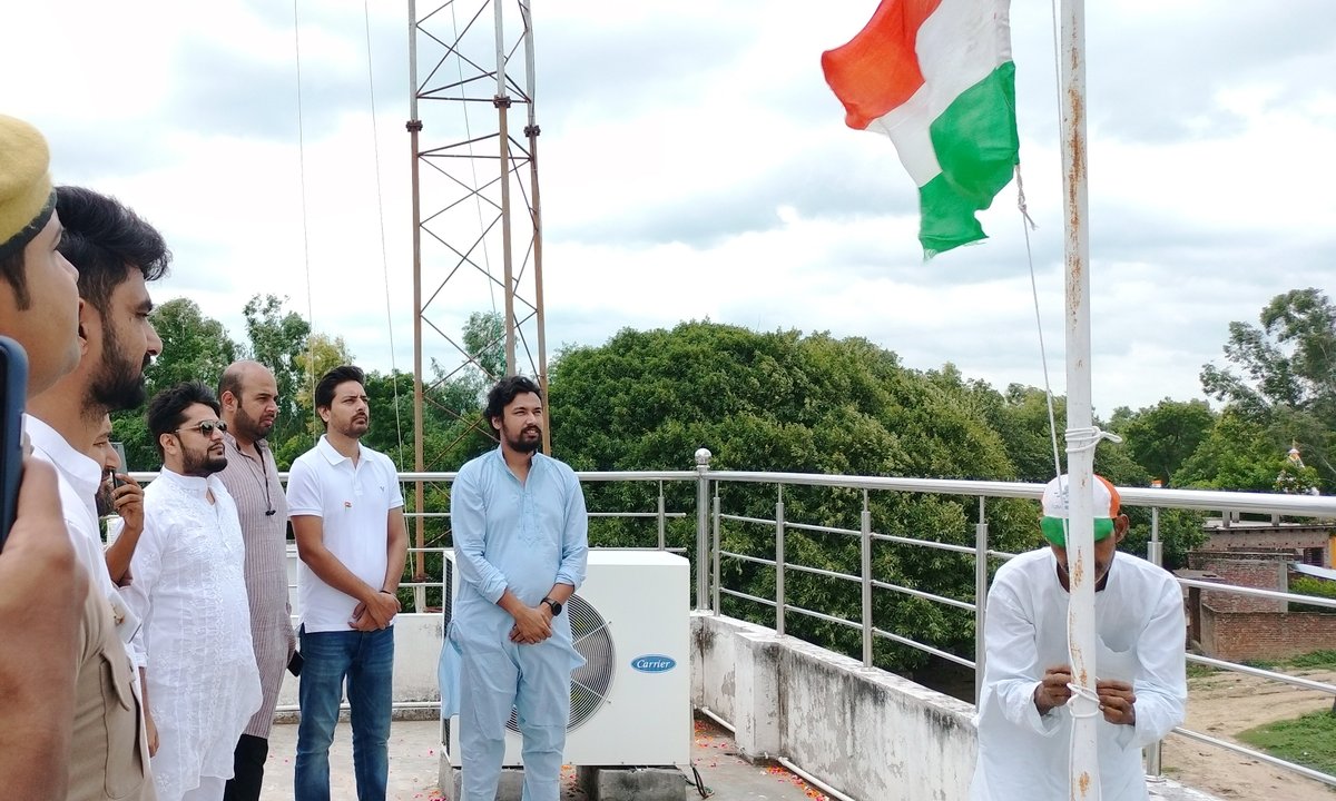 Viitoffb's tweet photo. Independence Day Celebration at FINELINE FOOD AND BEVERAGES PVT. LTD. #viitochankaar #viitococojina #viitohills #viito #water #watersaver #viitojuices #independenceday2022 https://t.co/gMtJTr9WfY