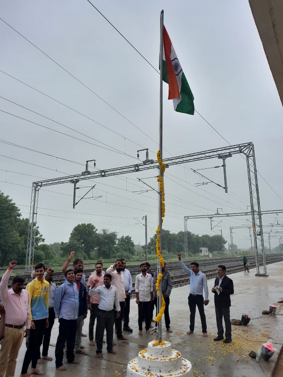 Celebrating #IndependenceDay2022 at #WDFC’s New #Umardashi station. 

#स्वतंत्रतादिवस 
#Iday2022
#AmritMahotsav
#IndiaAt75
#HarGharTiranga
#DFCCelebratesIndiaIndiaat75
#IDAY2022