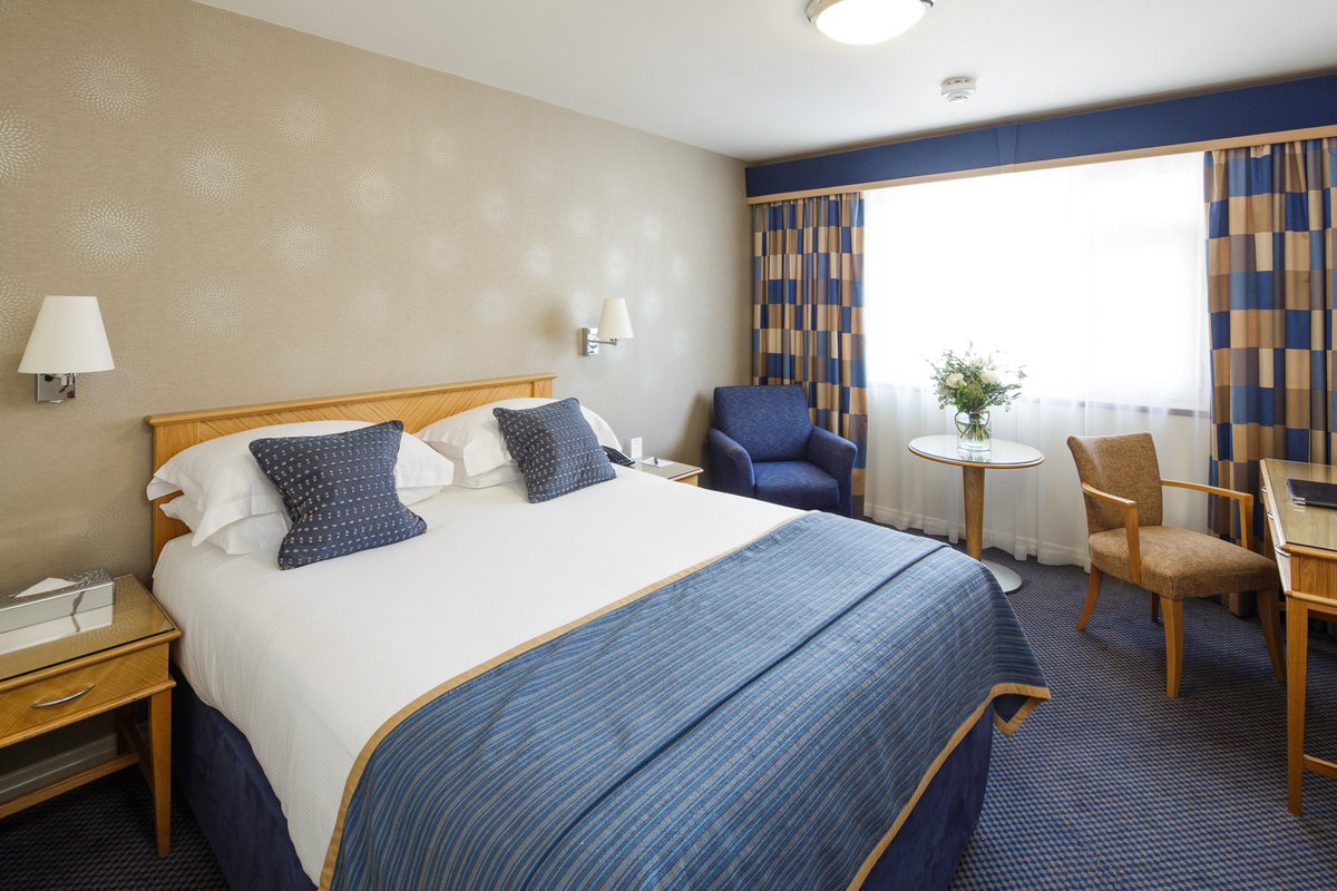 ✨ OFFER OF THE WEEK! ✨ September Weekend Break! 📅 Travelling 23rd September 2022 🏨 3 nights at the 4* Pomme d'Or Hotel ✈️ Flying from London Gatwick with cabin baggage from £399pp. 💷 Based on 2 sharing a standard room with breakfast 💻 Book now at jerseytravel.com