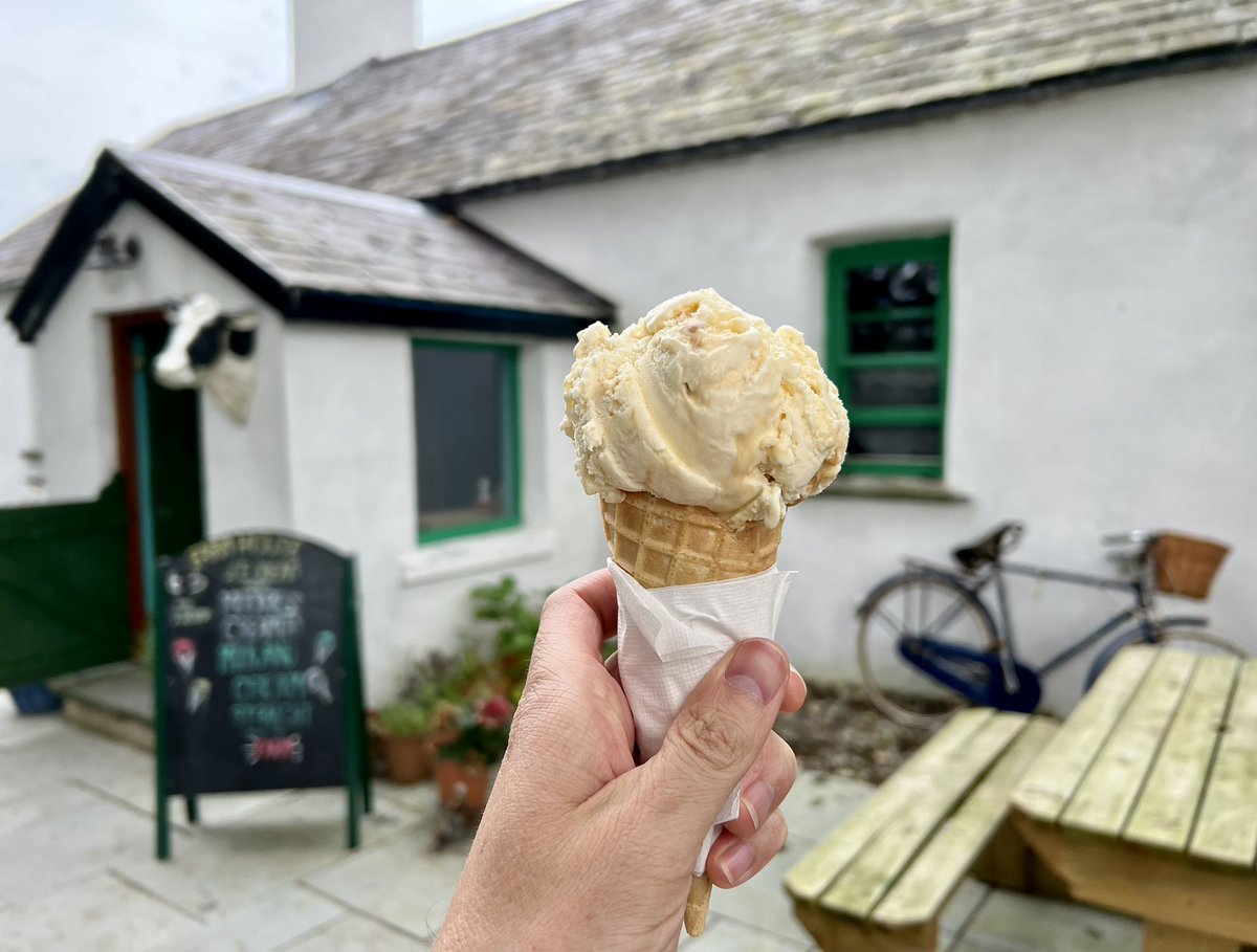 poloconghaile's tweet photo. Adding this to my best Irish ice creams list… thanks for the @MuckrossC tip, Killarney Twitter! Made using milk from the farm, served in an old cottage saved from dereliction. And bonus points for Child of Prague - I wondered how the heatwave was holding up so long! ☀️🥰🍦 https://t.co/DkpvFjyLoK