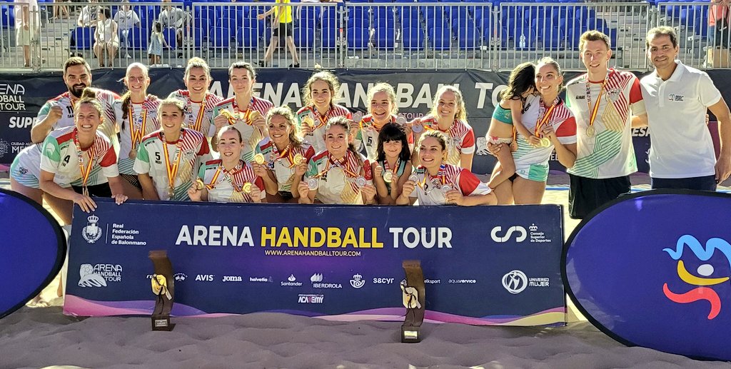 🏆 ¡SUPERCAMPEONES DE ESPAÑA! 🇪🇸 ¡Coronados como los mejores en la #SupercopaBMPlaya22 <a href="/MSC__Oficial/">Melilla Sport Capital</a>! 😍

🥇 Senior Masculino | <a href="/CBParla/">Club Balonmano Parla</a>

🥇 Senior Femenino | <a href="/bmplayalcala/">CB Playa Alcalá</a>

#EnjoyTheExperience #BalonmanoPlaya 
@MelillaGobierno