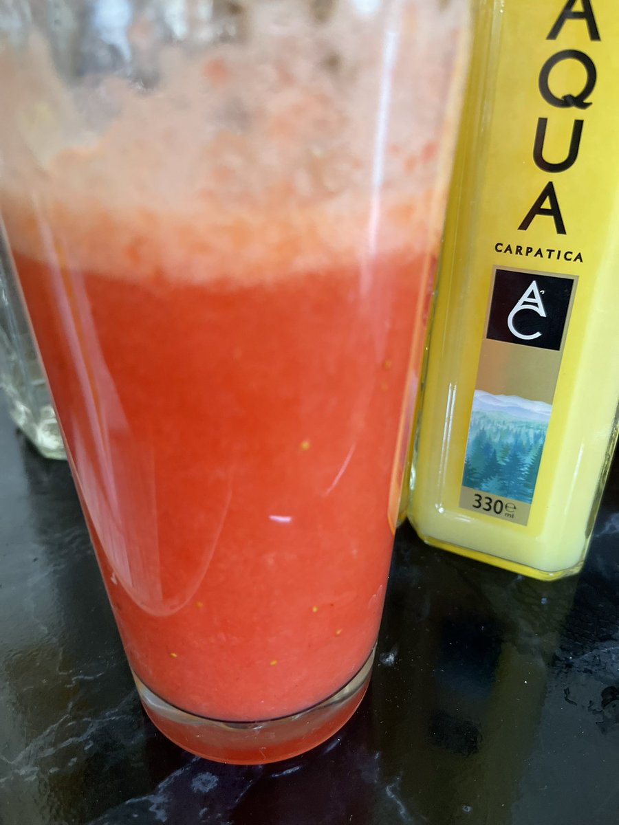 Sheffedit's tweet photo. Juicing is fun, so many combinations! I need new juicing recipes 👇🏾 #healthy #Health #juicing #snack #foodie https://t.co/mUsEwE2zkm