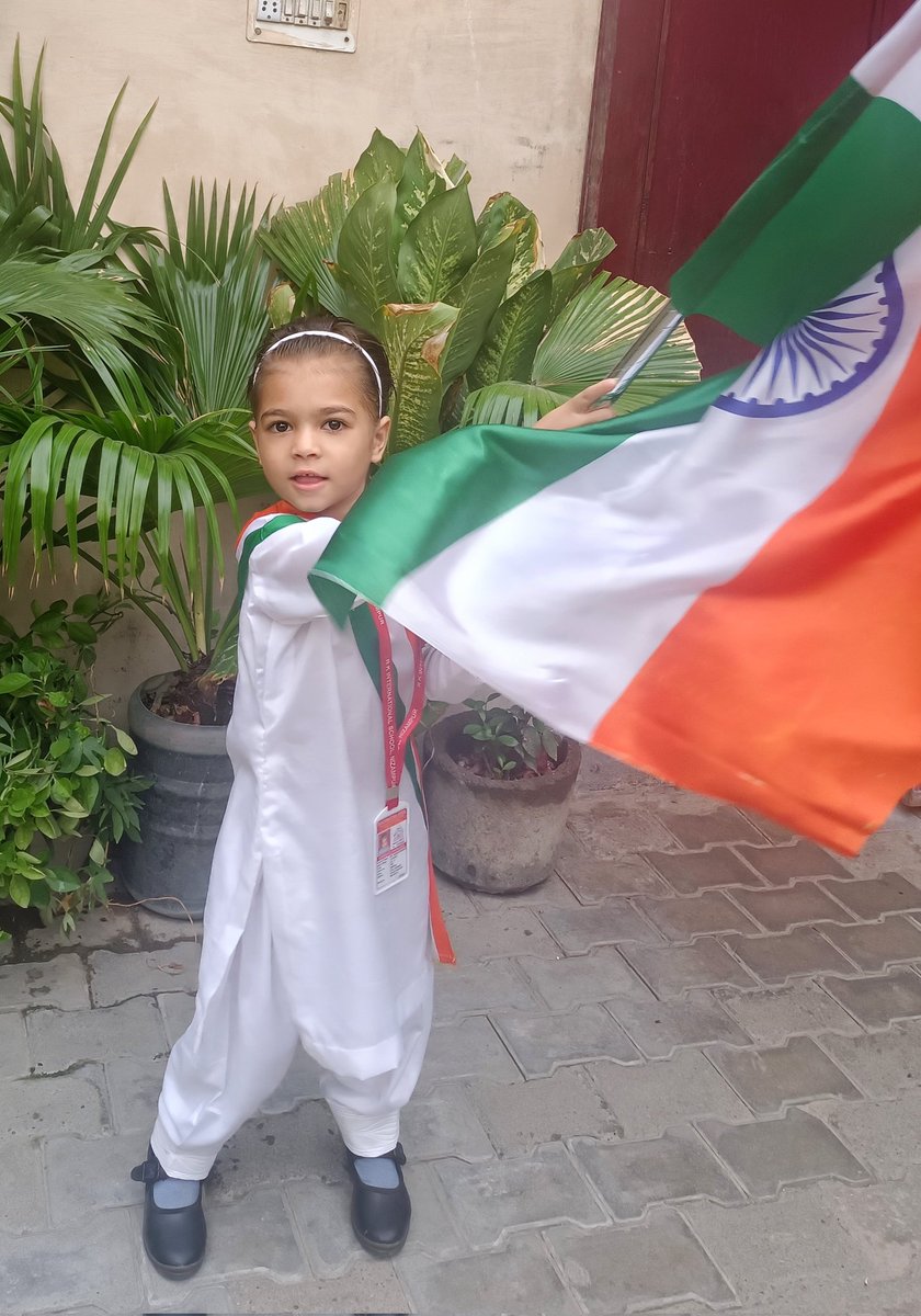 NarenderTatesar's tweet photo. 🇮🇳🇮🇳🇮🇳🇮🇳🇮🇳🇮🇳🇮🇳🇮🇳🇮🇳🇮🇳🇮🇳
हम जियेंगे और मरेंगे ए वतन तेरे लिए....
🧡🧡🧡🧡 💚💚💚💚
#IndependenceDay #HarGharTiranga #ArohiChhikara #Arohi_Chhikara #Tatesar #हर_घर_तिरंगा #आरोही_छिकारा #टटेसर #स्वतंत्रता_दिवस #15अगस्त https://t.co/xjYGfRGCtD