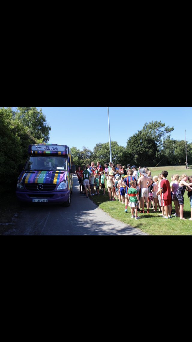 G_Malone's tweet photo. Absolutely brilliant week last week at our first @Glen_Emmets Summer Camp 🙌🏻 Fantastic turnout and we certainly made the most of the good weather 😅☀️ Huge thank you to everyone who lended a hand and to the @louthgaa lads who surprised us with a visit on the final day 👌🏻 https://t.co/qm1bzHVM7n