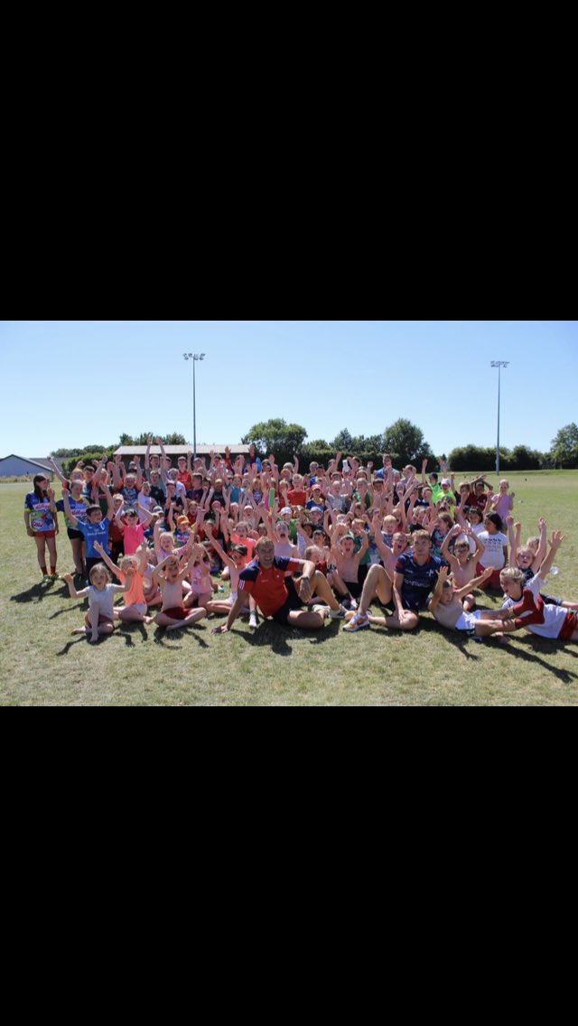 G_Malone's tweet photo. Absolutely brilliant week last week at our first @Glen_Emmets Summer Camp 🙌🏻 Fantastic turnout and we certainly made the most of the good weather 😅☀️ Huge thank you to everyone who lended a hand and to the @louthgaa lads who surprised us with a visit on the final day 👌🏻 https://t.co/qm1bzHVM7n