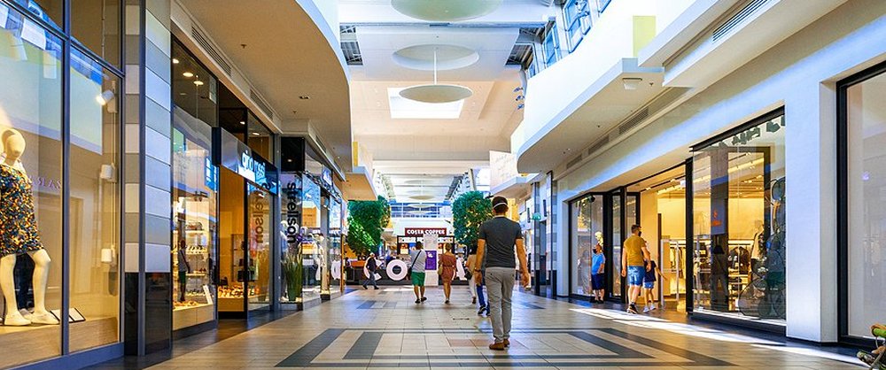TCICOMM's tweet photo. The pandemic accelerated an evolution already underway in retail – digital is transforming how and where consumers shop, what they buy, and their expectations for support and experience. All this is driving 6 communications technology trends... https://t.co/Nt3PpTmWHM https://t.co/RcbXWXxVbY