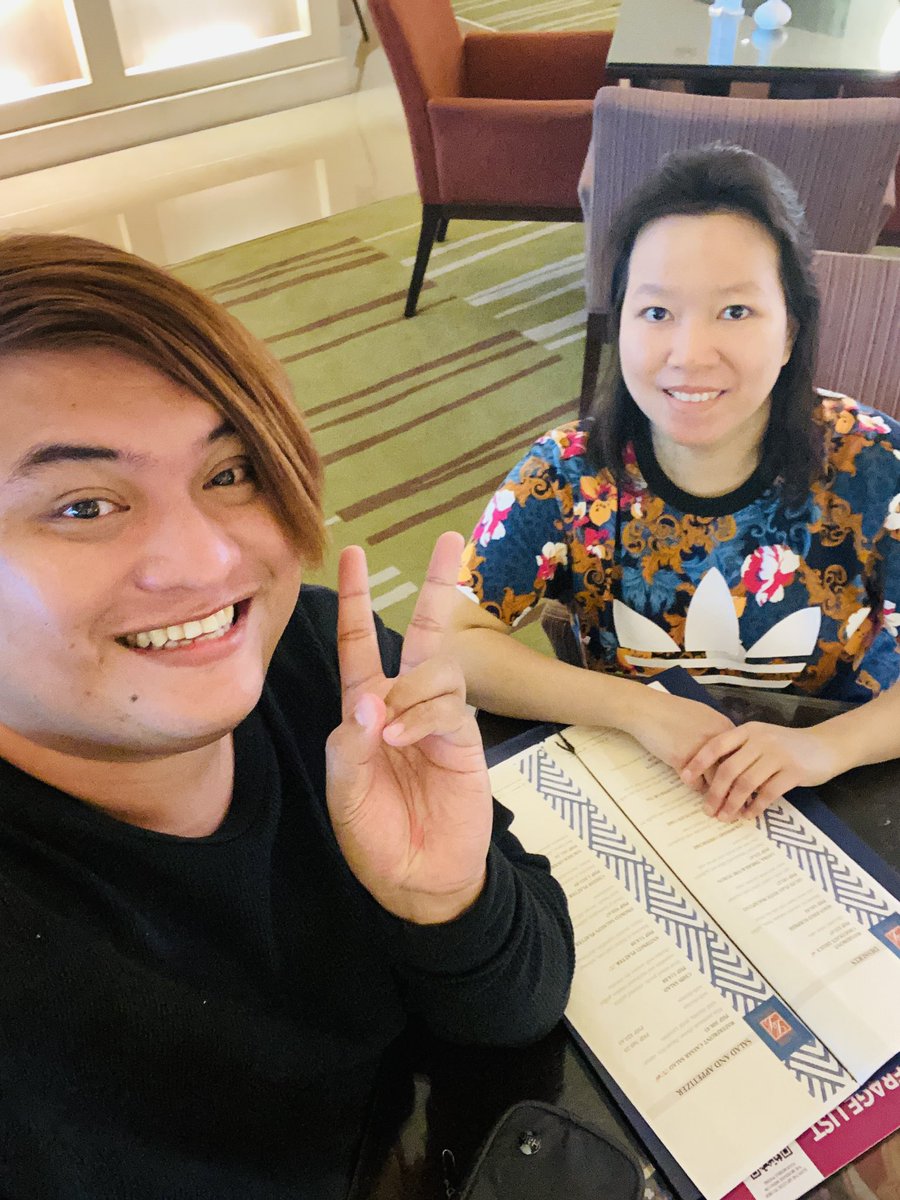 dalelicious's tweet photo. chill with Madame #waiting https://t.co/PAWCObdHZr