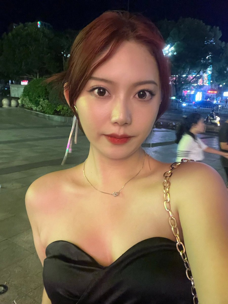 chngdu5's tweet photo. I love you not for who you are, but for who I am before you #成都 https://t.co/3o0T39EWnM