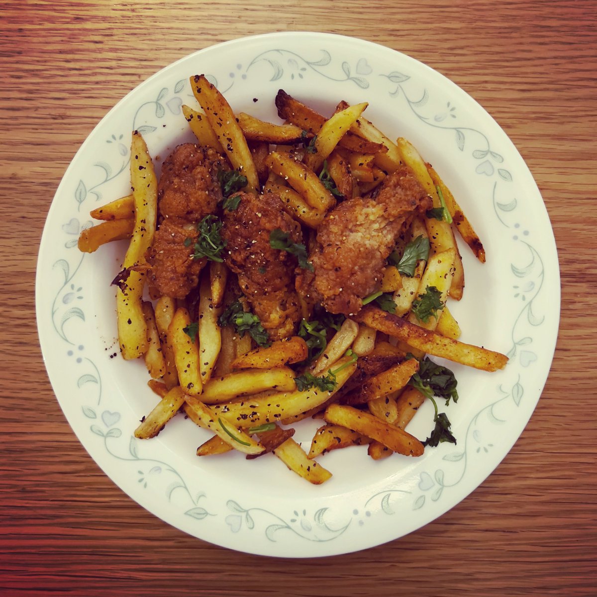 HassAwan's tweet photo. a dash of lime, a touch of coriander and voila, conjured up the plate of food pictured below 😋 [3/3] 

#Food #Cooking #Meal #Brunch #MumsCooking #MothersCooking #CulinarySkills https://t.co/HBB88M1xaI
