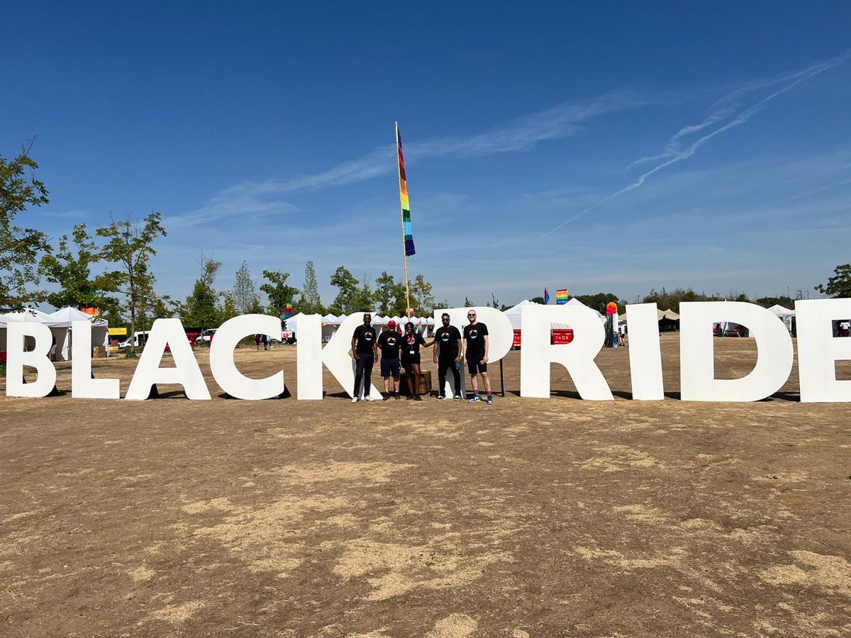 VodafoneUKLife's tweet photo. Yesterday our teams had a great day at UK Black Pride!

As the sponsor of this year’s event we were there to demonstrate Vodafone’s commitment to intersectionality.

This week we'll share the thoughts from the attendees on what #ConnectingWithPride means to them!

#TogetherWeCan https://t.co/JwUGjfqzOJ