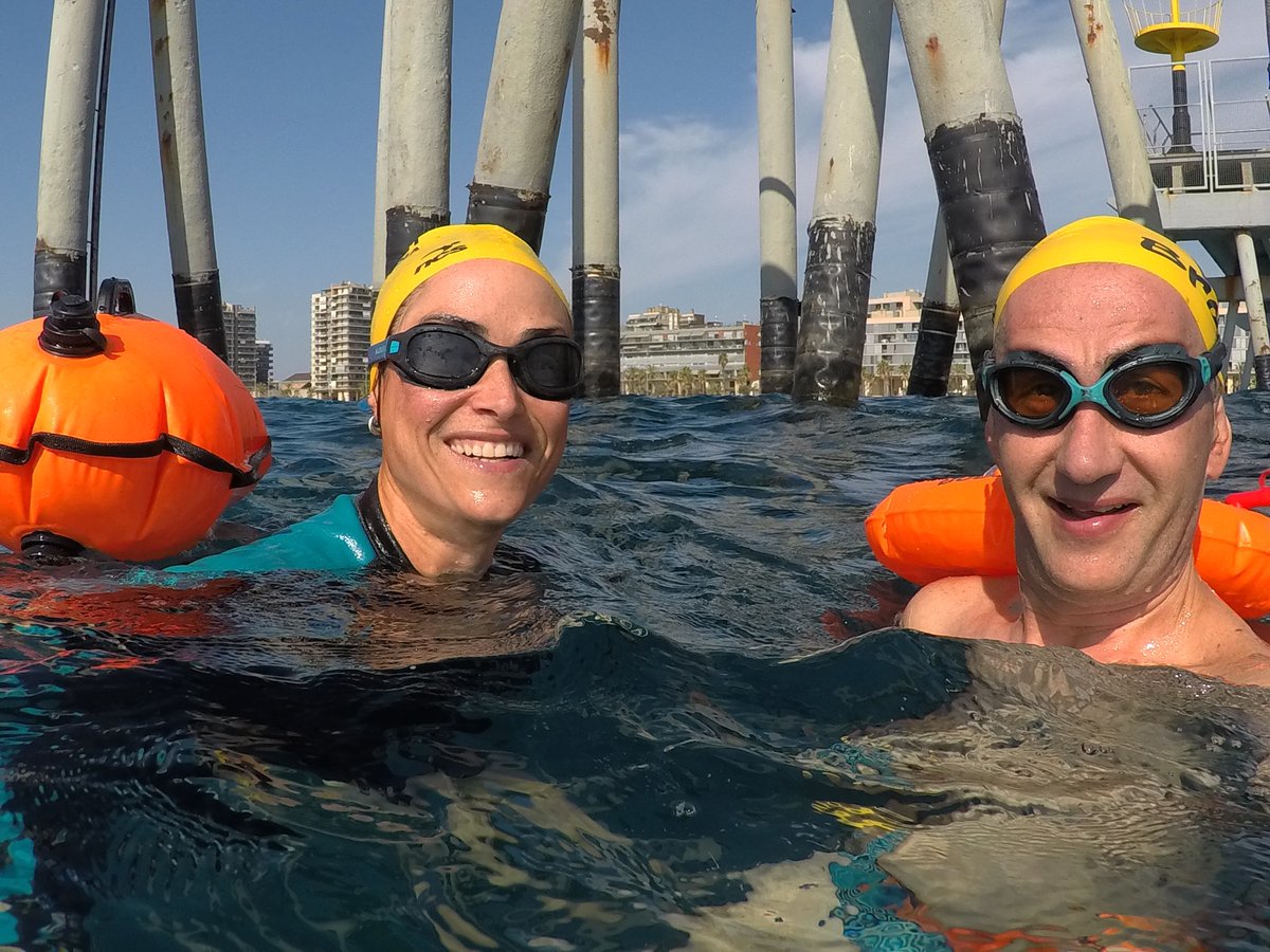 cagranser's tweet photo. Avui nedant amb amb bona companyia, @Rosa_lita➕Meduses, fins al #PontDelPetroli. Mar transparent, bastant plana i neta. Ha estat un repte esquivar tantes Rhizostoma pulmo i algunes Cotylorhiza tuberculata
@Totbadalona #Badalona
#EcoSwimming #AigüesObertes #OpenWater #WildSimming https://t.co/x8o7q17fpt