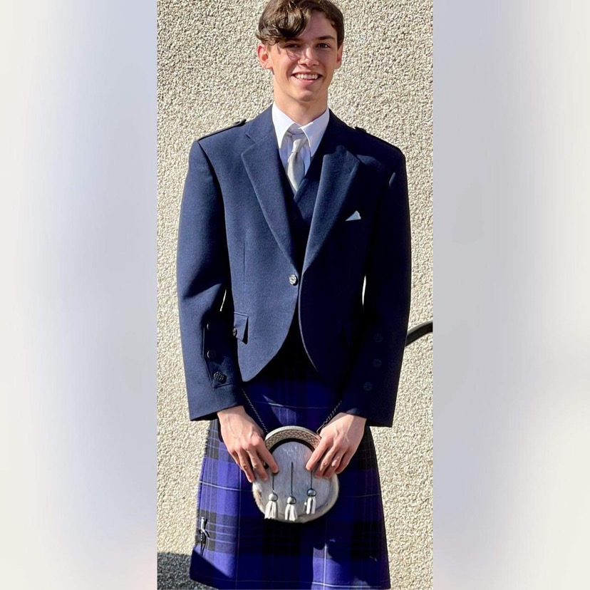 Get a load of this ladykiller! Jack here rocked his prom outfit and we couldn’t be happier with how he turned out! 😄 Hope you had a great time at your prom, Jack! 

#prom #scottishprom #kilted #kilt #highschoolprom