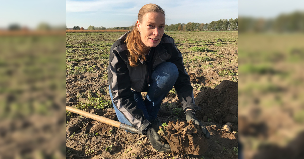 enzazaden's tweet photo. During the Summer Field Days in Twisk, we will welcome Anna Zwijnenburg, co-founder of 'Van Tafel naar Kavel'. Anna will address her point of view on soil fertility in the short and long term. 

More information ➡️ https://t.co/RnhgdNqRwJ

#EnzaZaden #SummerFieldDays #Twisk https://t.co/LP1WKbh4Jh
