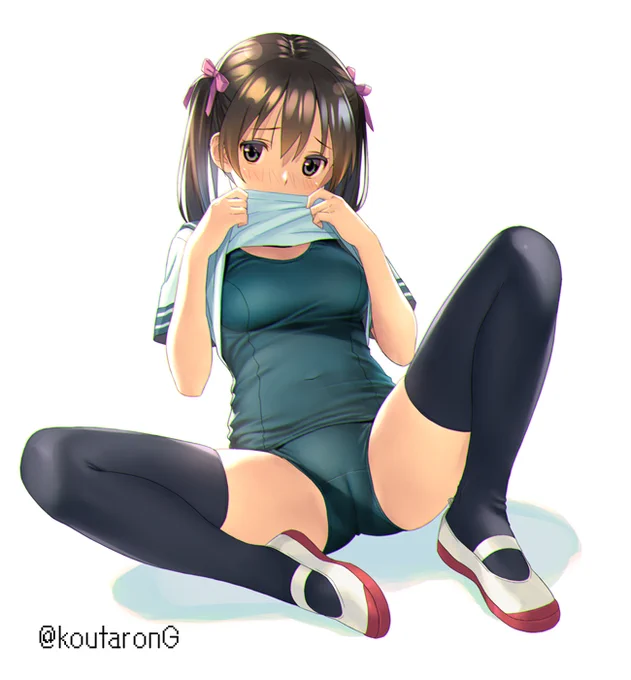 ぺたぺた 久しぶりのスク水 