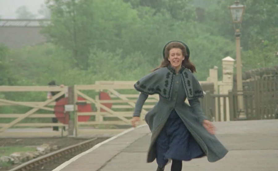 kidslitfest's tweet photo. We love #TheRailwayChildren with our whole hearts so even though 15 August is #EdithNesbit's birthday #BOTD 1858 it is going to take us a lot of willpower not to start blubbing while we're posting this tweet #DaddyMyDaddy https://t.co/UQVd6dwQe8