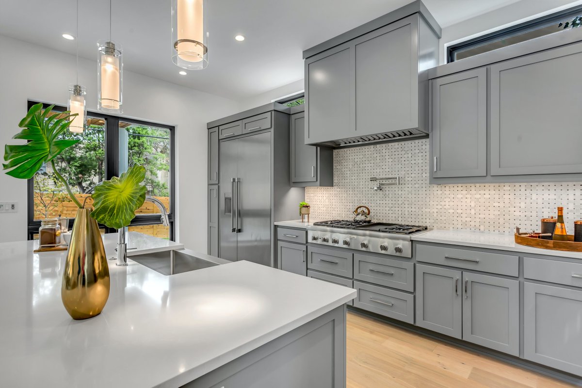 trtcontracting's tweet photo. TRT #Contracting offers you the #best_renovation due to our desire to see you &amp; your house grow together.  Whatever the situation, our #talented crafters can assist you with getting that extra living space at a reasonable rate. For more details, go here https://t.co/aOJXNFSLDM https://t.co/5RfckF9LrF