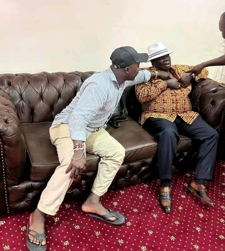 JoylineChebet1's tweet photo. Wooooi 😭😭😭😭
#HeisOurs #Bomas #williamruto https://t.co/I2pvJH9kzT